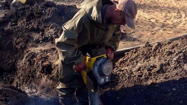 Дренаж периметра участка в Сосновом Бору. Принудительный выброс.