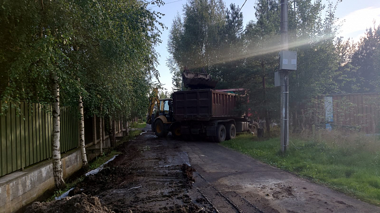 Блокировка обильных грунтовых вод и чистка уличной канавы в Осинке
